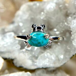 “BlueFroggg” Adorable Turquoise & Black Spinel Frog Ring! 💎 - SIZE (8)